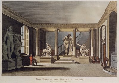 Mann zeichnet eine Skulptur in der Halle der Royal Academy of Arts im Somerset House von English School